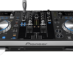 Face avant PIONEER XDJ-R1 jog wheels faders